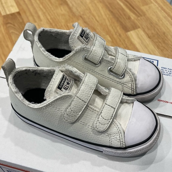 Converse Chuck Taylor All Star Easy On Leather Shoes - Picture 2 of 6